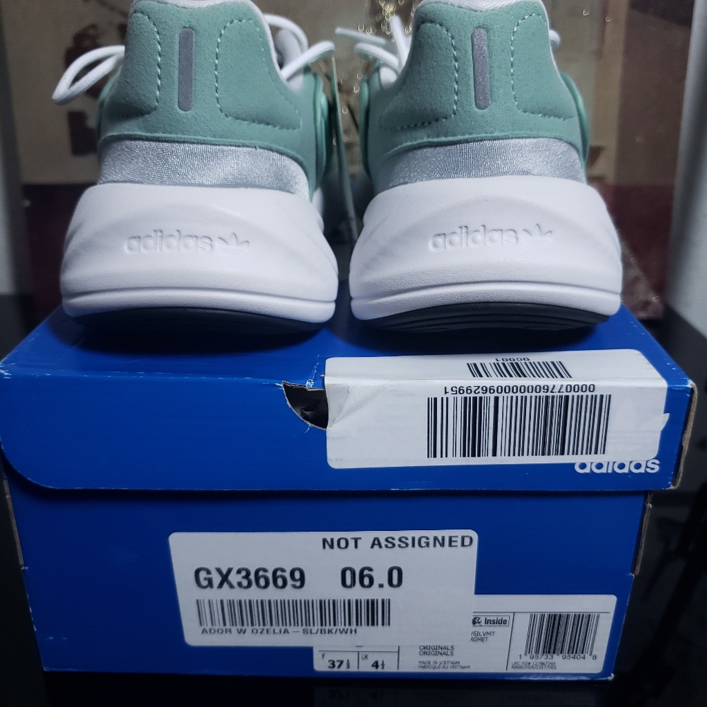 Adidas Originals Ozelia - Picture 7 of 8
